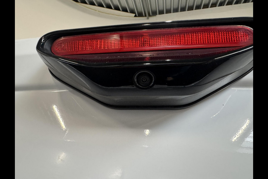 Citroën Berlingo 130PK Automaat L2 Navigatie Apple carplay/ Android Auto Cruise control Trekhaak parkeersensoren 3-Zits Euro6