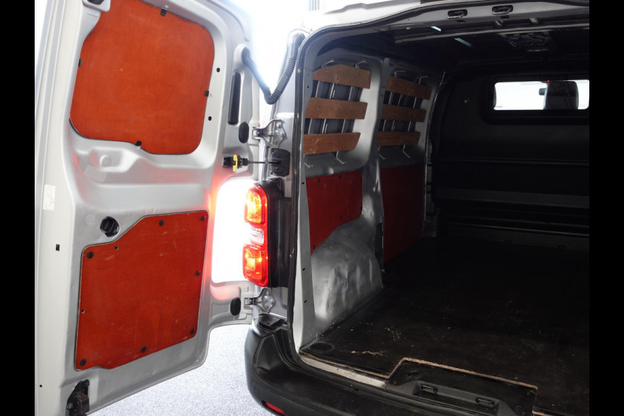Citroën Jumpy 95PK Club L2 Navigatie Apple Carplay / Android Auto Cruise control Parkeersensoren Airco Euro6