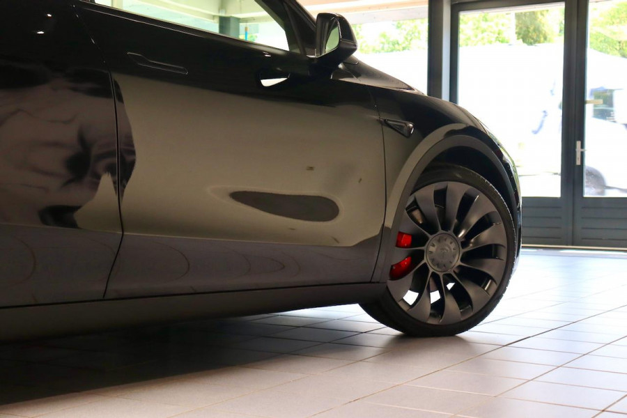 Tesla Model Y Performance AWD 534PK AMD RYZEN BL/BL|TrkHK