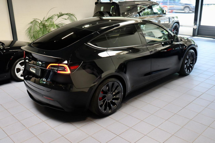 Tesla Model Y Performance AWD 534PK AMD RYZEN BL/BL|TrkHK