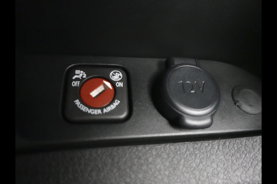 Peugeot Expert 120PK L2 Navigatie Cruise Control Parkeersensoren Airco Trekhaak Sidebars