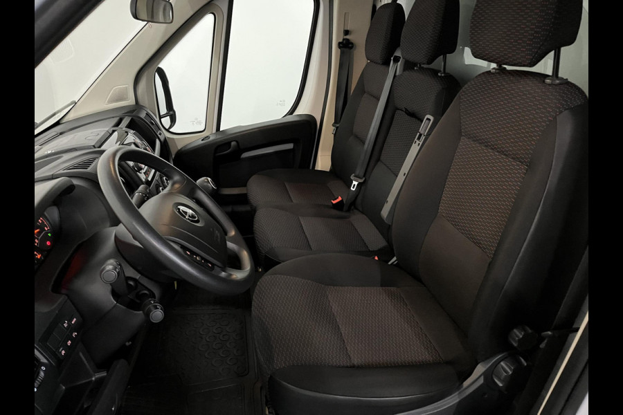 Opel Movano 2.3 Turbo L3H1 Bakwagen Meubelbak met Laadklep Airco Cruise Control Navigatie Zijdeur