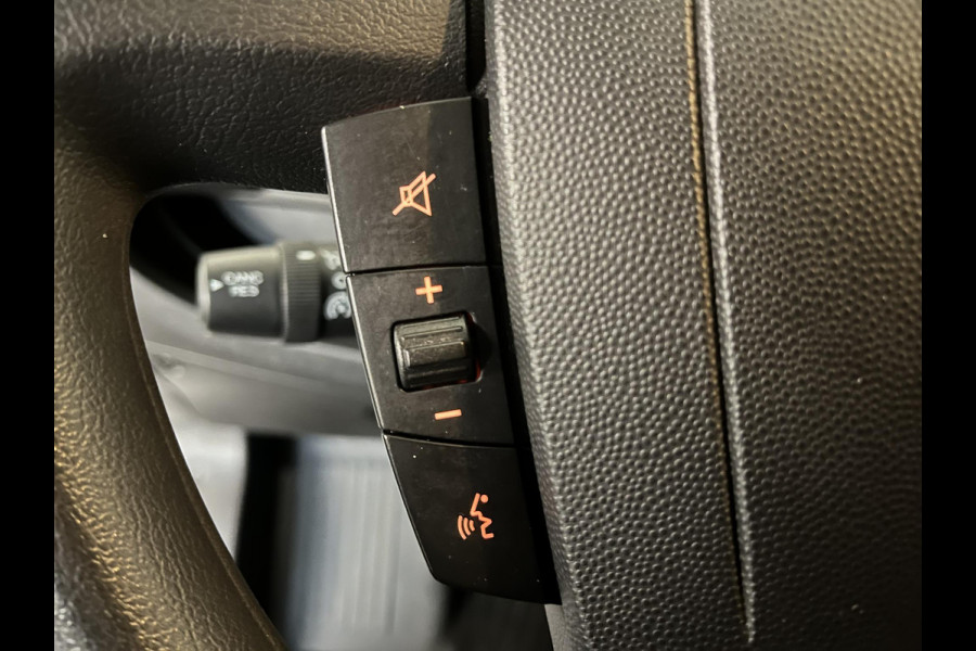 Opel Movano 2.3 Turbo L3H1 Bakwagen Meubelbak met Laadklep Airco Cruise Control Navigatie Zijdeur