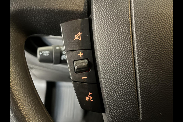 Opel Movano 2.3 Turbo L3H1 Bakwagen Meubelbak met Laadklep Airco Cruise Control Navigatie Zijdeur