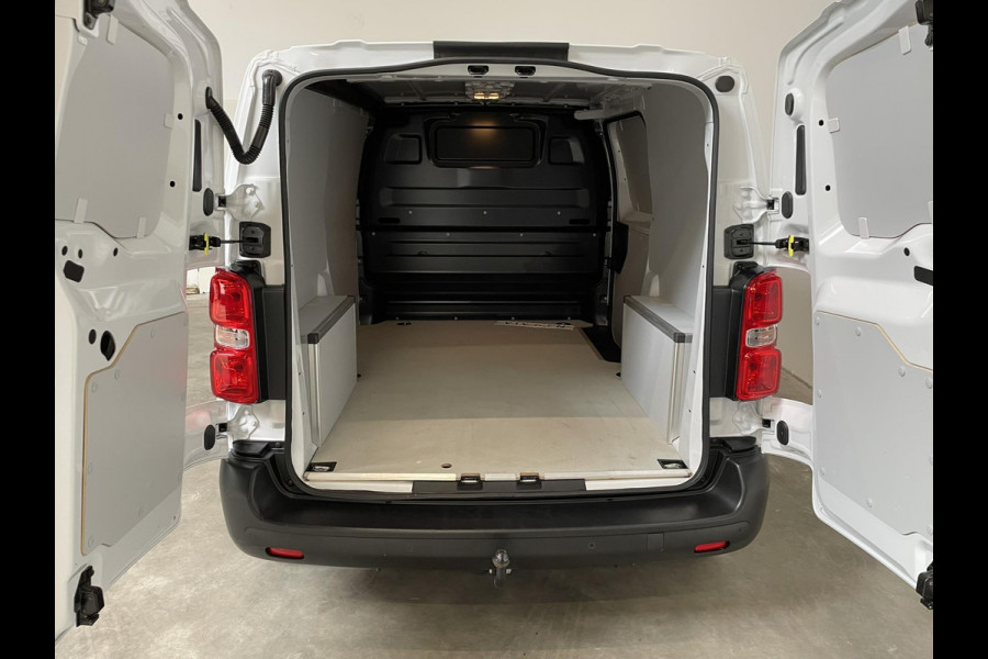 Opel Vivaro 145pk Automaat L2H1 Sport Edition Navigatie Trekhaak Cruise control Airco 3-zits Euro6