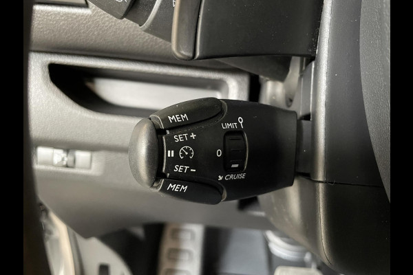 Opel Vivaro 145pk Automaat L2H1 Sport Edition Navigatie Trekhaak Cruise control Airco 3-zits Euro6