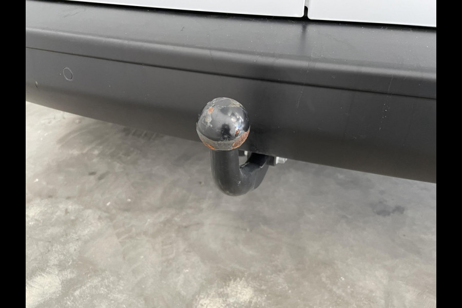 Opel Vivaro 145pk Automaat L2H1 Sport Edition Navigatie Trekhaak Cruise control Airco 3-zits Euro6