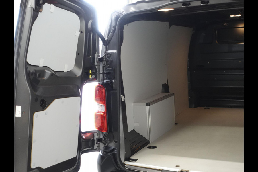 Opel Vivaro 2.0 BlueHDi 145PK L3 Automaat Airco Bluetooth Cruise Control Trekhaak Navigatie