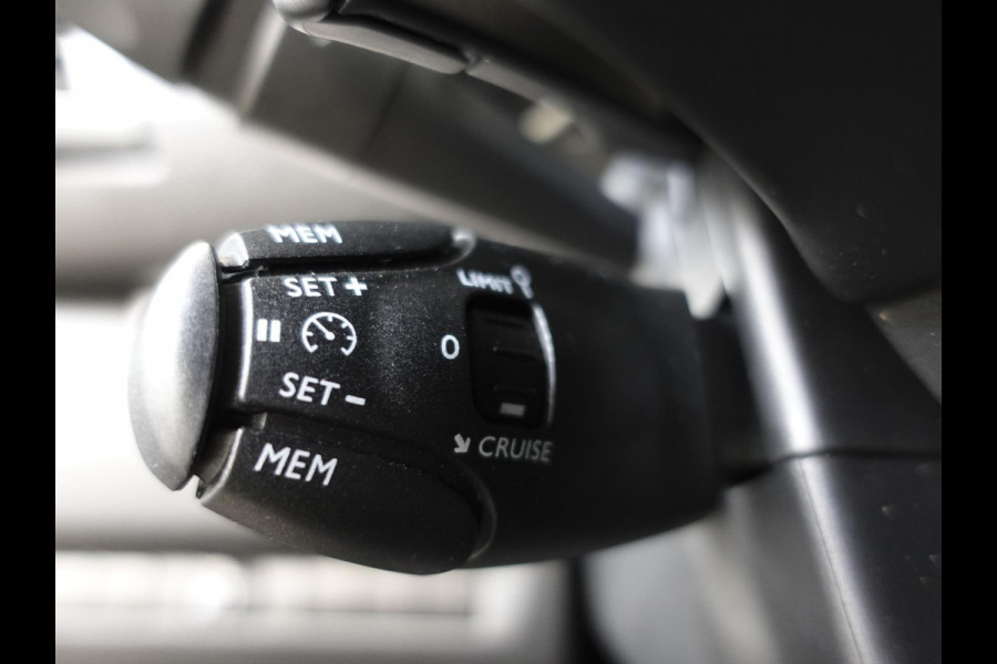 Opel Vivaro 2.0 BlueHDi 145PK L3 Automaat Airco Bluetooth Cruise Control Trekhaak Navigatie