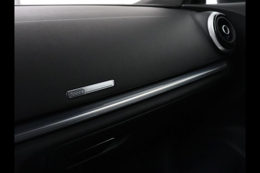Audi A3 1.0 TFSI Sport S Line | Carplay | Sportstoelen | Full LED | Climate control | Navigatie | Cruise control | Parkeerhulp | Bluetooth