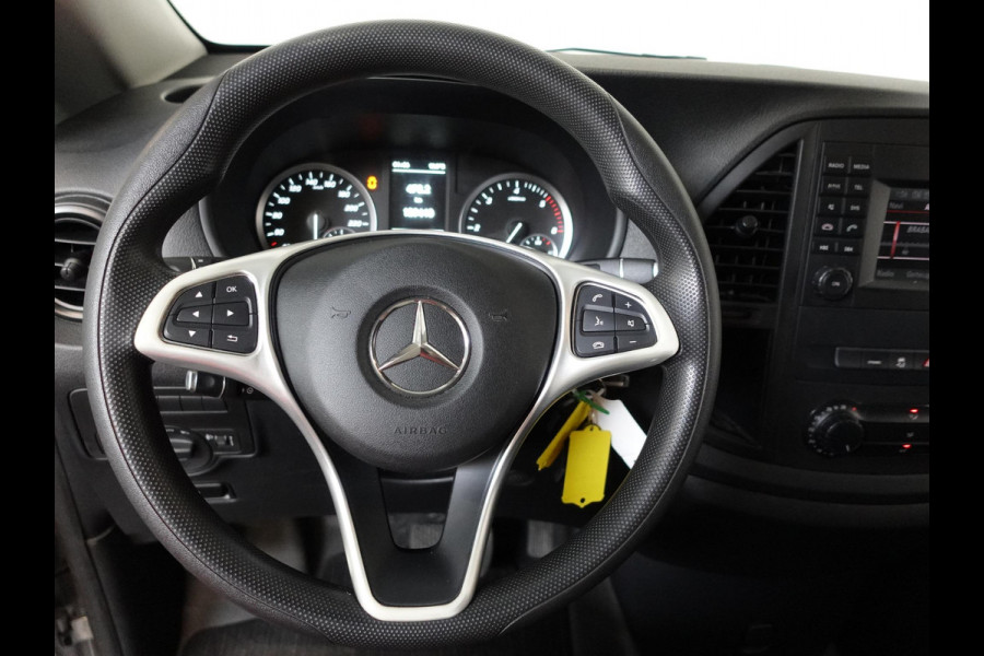 Mercedes-Benz Vito 114 CDI Lang Automaat L2 Airco Cruise control Navigatie Parkeersensoren MF stuurwiel Camera