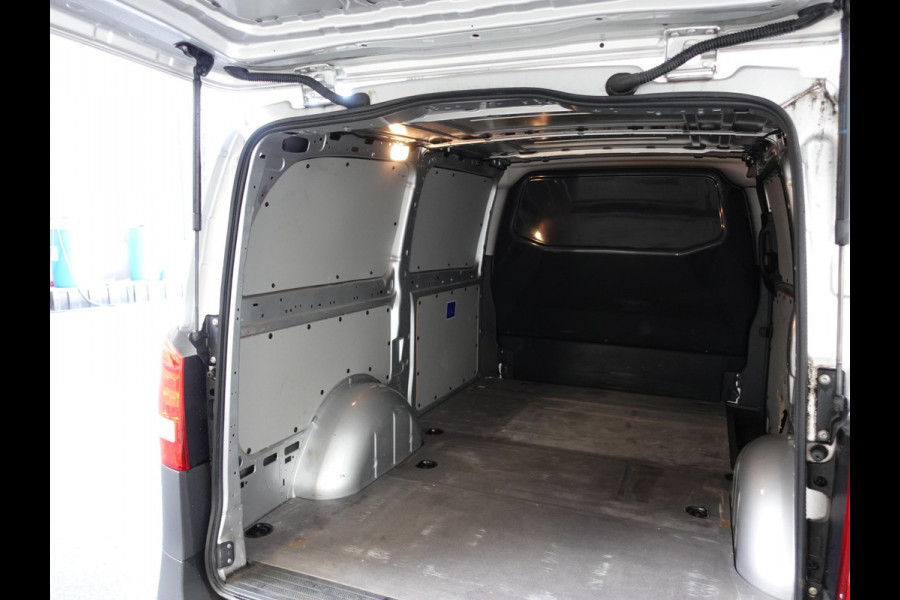 Mercedes-Benz Vito 114 CDI Lang Automaat L2 Airco Cruise control Navigatie Parkeersensoren MF stuurwiel Camera