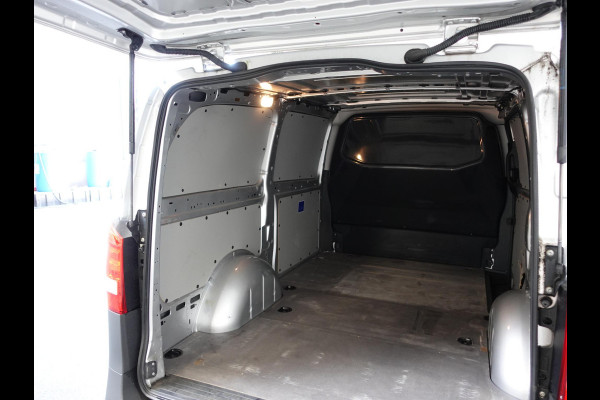 Mercedes-Benz Vito 114 CDI Lang Automaat L2 Airco Cruise control Navigatie Parkeersensoren MF stuurwiel Camera