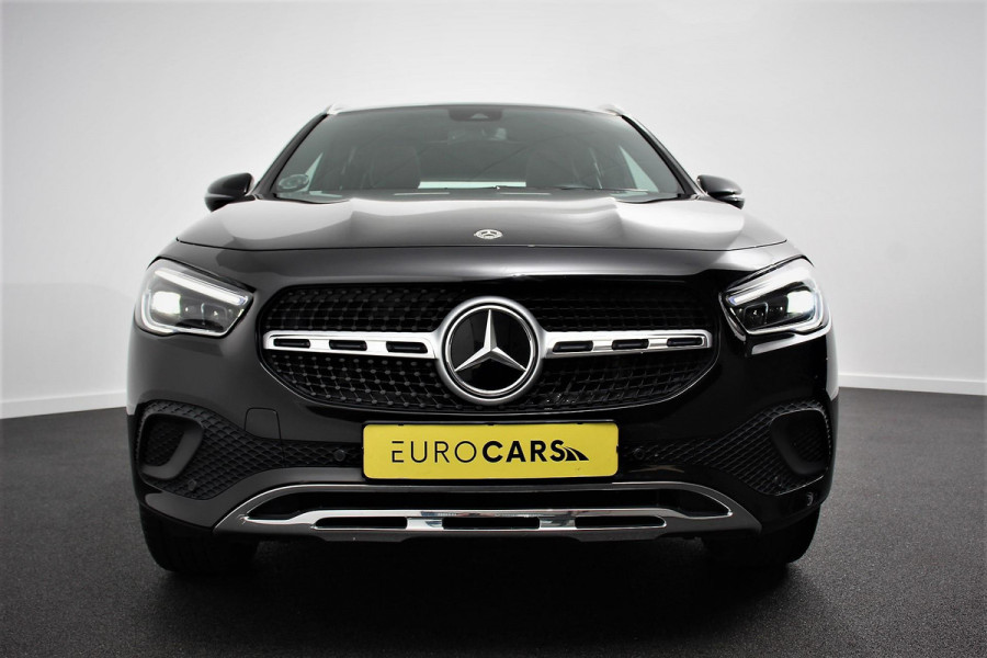 Mercedes-Benz GLA 200 163pk Automaat Progressive Premium | Panorama dak Half lederen bekleding Navigatie Camera Stoelverwarming Electrisch bedienbare achterklep Led
