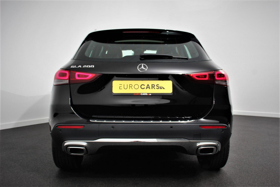 Mercedes-Benz GLA 200 163pk Automaat Progressive Premium | Panorama dak Half lederen bekleding Navigatie Camera Stoelverwarming Electrisch bedienbare achterklep Led