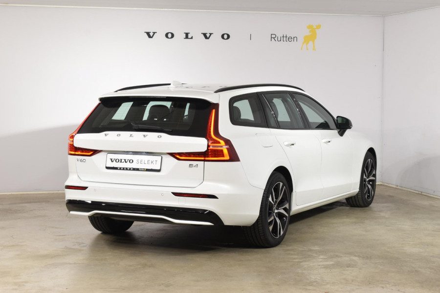 Volvo V60 B4 211PK Automaat Plus Dark / Driver assist / Moritz lederen bekleding / Elektrische stoelen / DAB+ / Google Navigatie