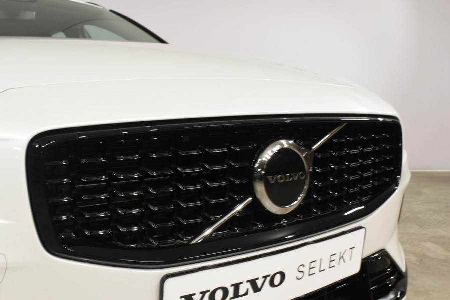 Volvo V60 B4 211PK Automaat Plus Dark / Driver assist / Moritz lederen bekleding / Elektrische stoelen / DAB+ / Google Navigatie