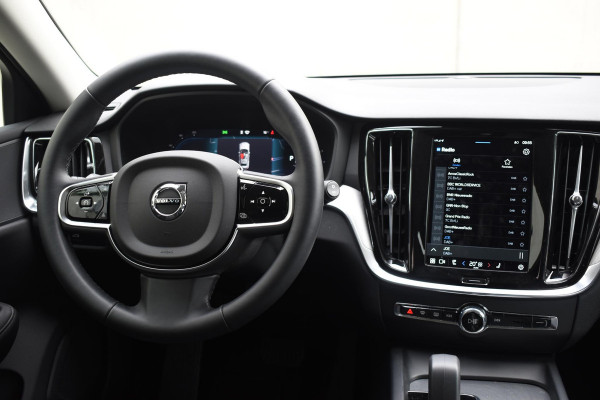 Volvo V60 B4 211PK Automaat Plus Dark / Driver assist / Moritz lederen bekleding / Elektrische stoelen / DAB+ / Google Navigatie
