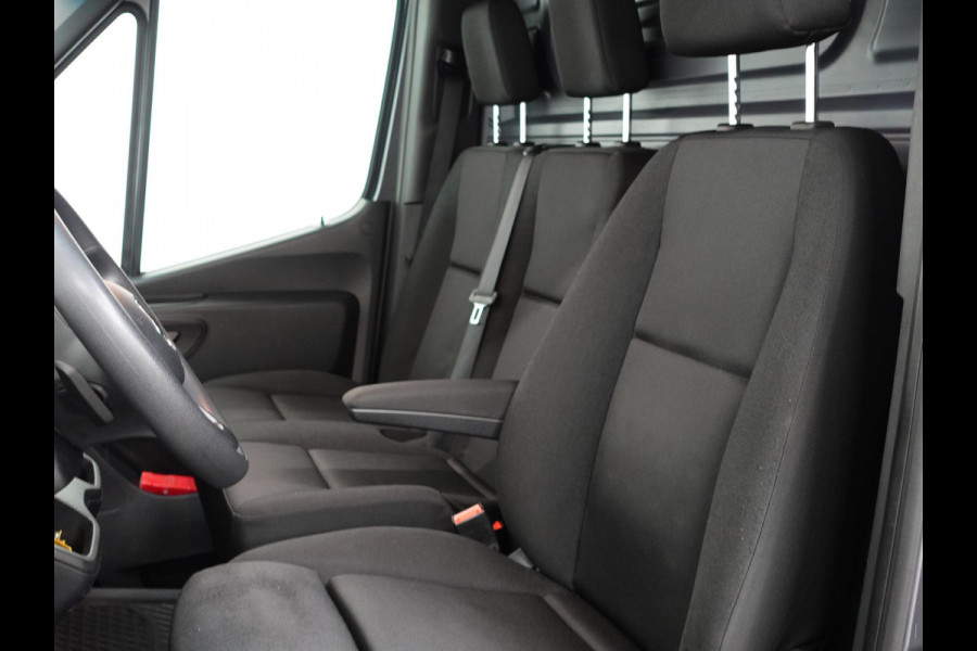 Mercedes-Benz Sprinter L3H2 Automaat Navigatie Cruise Control Trekhaak Imperiaal + Trap Airco