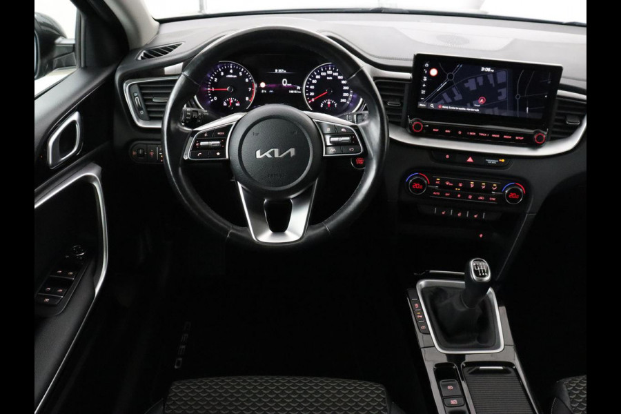Kia Ceed 1.0 T-GDi DynamicPlusLine | Stoel & stuurverwarming | Trekhaak | Adaptive cruise | Camera | Half leder | Keyless | Full LED | Carplay | Navigatie | Climate control | Parkeerhulp