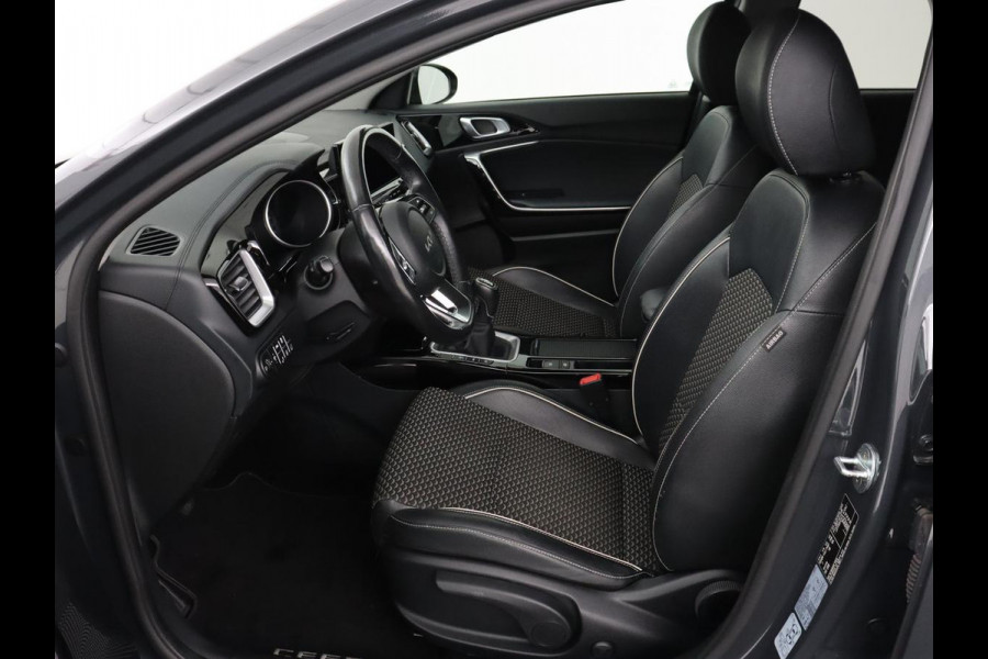 Kia Ceed 1.0 T-GDi DynamicPlusLine | Stoel & stuurverwarming | Trekhaak | Adaptive cruise | Camera | Half leder | Keyless | Full LED | Carplay | Navigatie | Climate control | Parkeerhulp