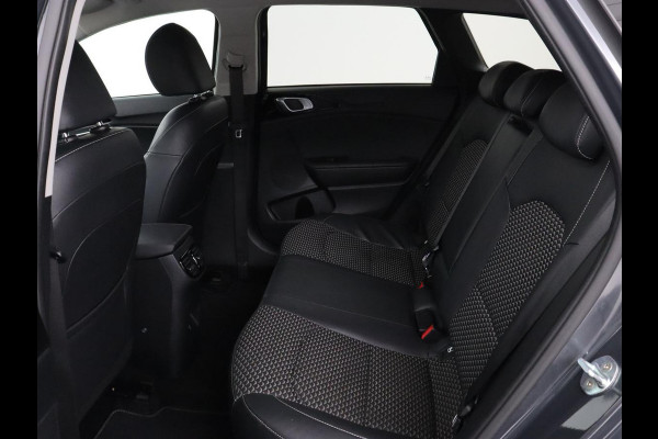 Kia Ceed 1.0 T-GDi DynamicPlusLine | Stoel & stuurverwarming | Trekhaak | Adaptive cruise | Camera | Half leder | Keyless | Full LED | Carplay | Navigatie | Climate control | Parkeerhulp