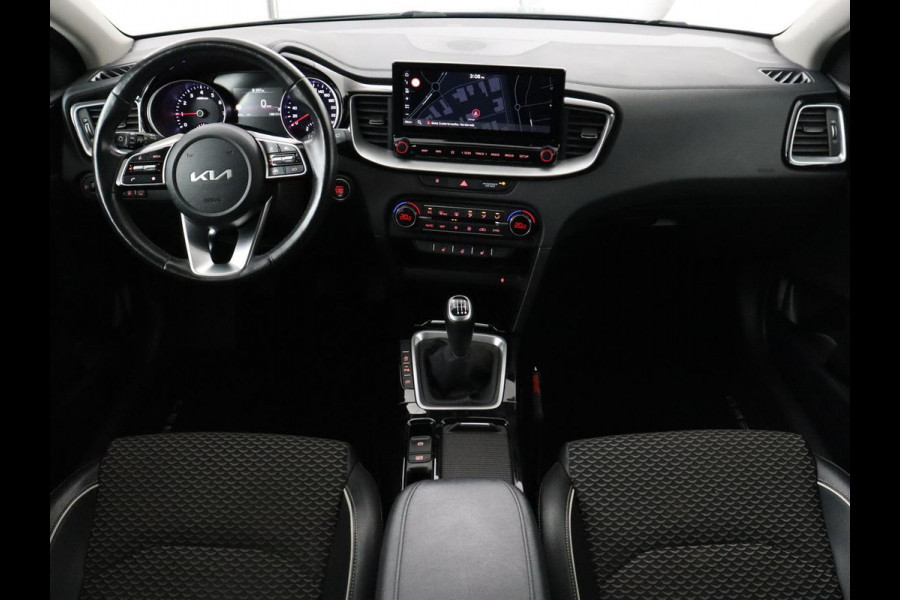 Kia Ceed 1.0 T-GDi DynamicPlusLine | Stoel & stuurverwarming | Trekhaak | Adaptive cruise | Camera | Half leder | Keyless | Full LED | Carplay | Navigatie | Climate control | Parkeerhulp
