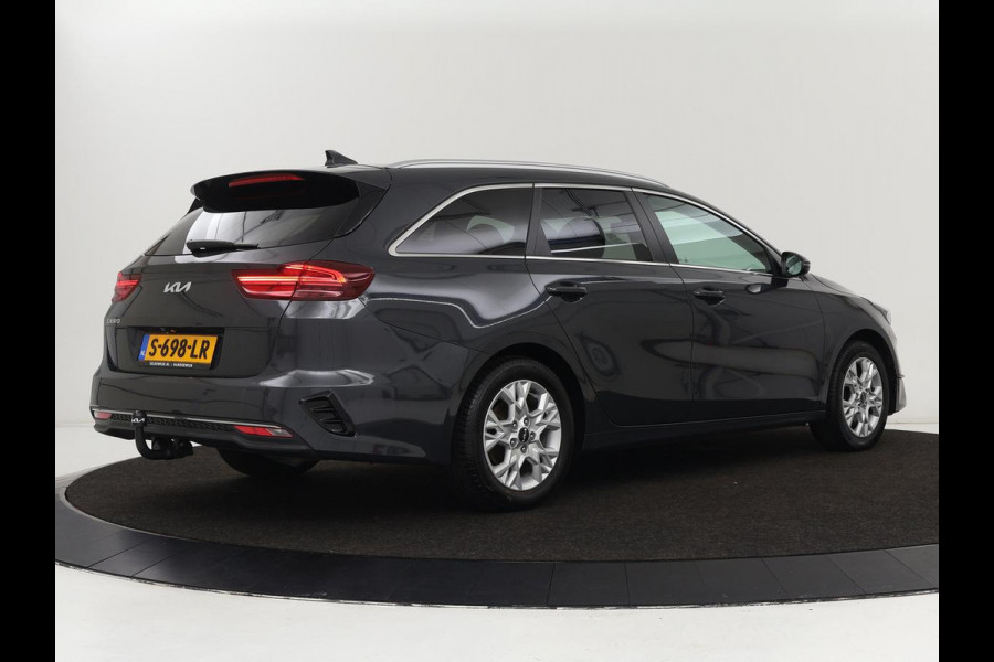 Kia Ceed 1.0 T-GDi DynamicPlusLine | Stoel & stuurverwarming | Trekhaak | Adaptive cruise | Camera | Half leder | Keyless | Full LED | Carplay | Navigatie | Climate control | Parkeerhulp