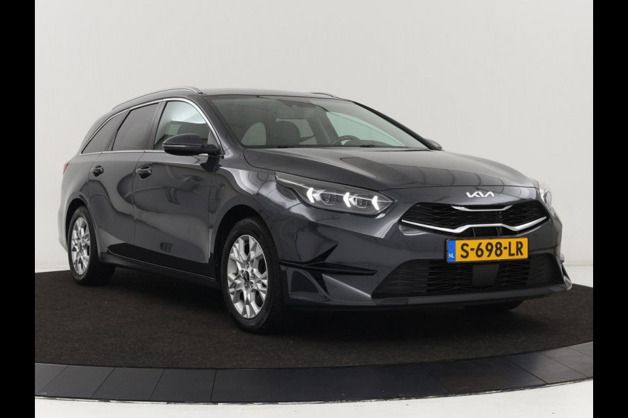 Kia Ceed 1.0 T-GDi DynamicPlusLine | Stoel & stuurverwarming | Trekhaak | Adaptive cruise | Camera | Half leder | Keyless | Full LED | Carplay | Navigatie | Climate control | Parkeerhulp