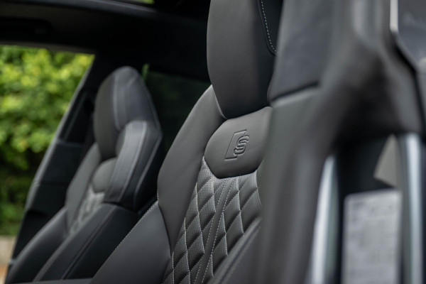 Audi Q8 60 TFSI e quattro S Competition B&O High-End 169k