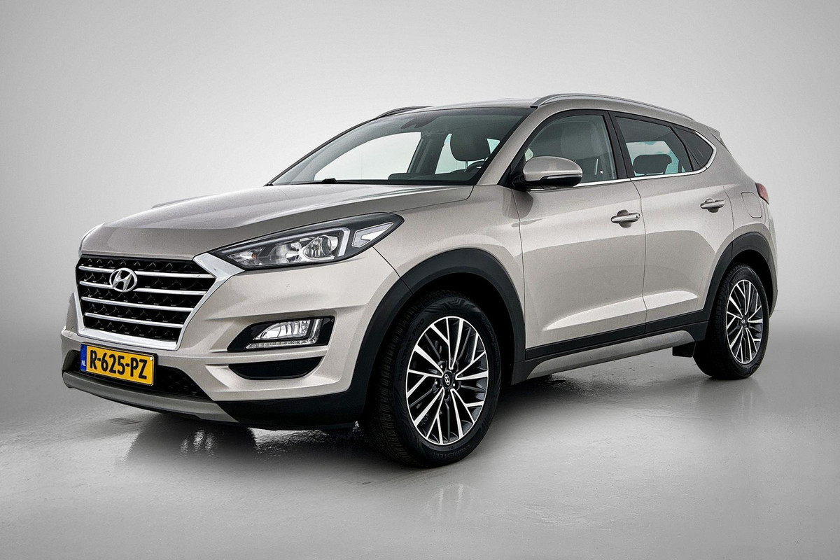 Hyundai Tucson 1.6 T-GDI Comfort(Goed onderH, Carplay, StoelV, Camera, Trekhaak, Navi, Elektrische stoelen, Parkeersensoren, Etc) Hyundai Tucson 1.6 T-GDI Comfort(Goed onderH, Carplay, StoelV, Camera, Trekhaak, Navi, Elektrische stoelen, Parkeersensoren, Etc)