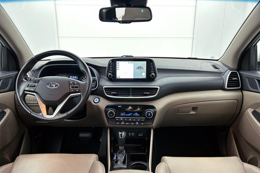 Hyundai Tucson 1.6 T-GDI Comfort(Goed onderH, Carplay, StoelV, Camera, Trekhaak, Navi, Elektrische stoelen, Parkeersensoren, Etc)