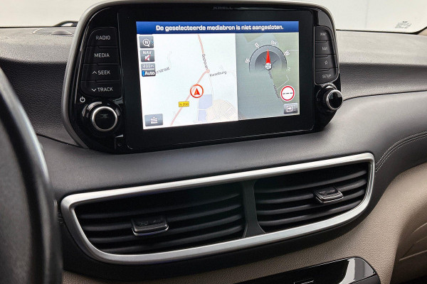Hyundai Tucson 1.6 T-GDI Comfort(Goed onderH, Carplay, StoelV, Camera, Trekhaak, Navi, Elektrische stoelen, Parkeersensoren, Etc)