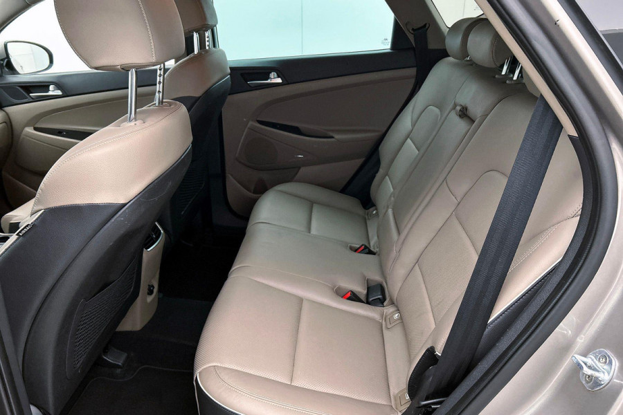 Hyundai Tucson 1.6 T-GDI Comfort(Goed onderH, Carplay, StoelV, Camera, Trekhaak, Navi, Elektrische stoelen, Parkeersensoren, Etc)