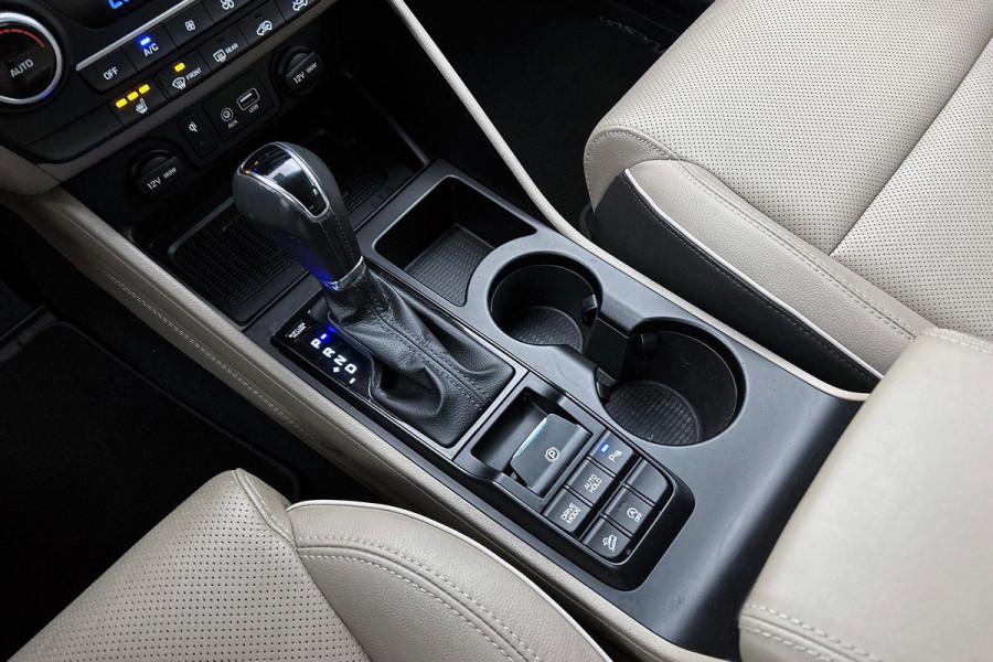 Hyundai Tucson 1.6 T-GDI Comfort(Goed onderH, Carplay, StoelV, Camera, Trekhaak, Navi, Elektrische stoelen, Parkeersensoren, Etc)