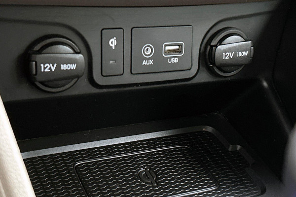 Hyundai Tucson 1.6 T-GDI Comfort(Goed onderH, Carplay, StoelV, Camera, Trekhaak, Navi, Elektrische stoelen, Parkeersensoren, Etc)