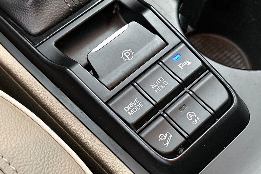 Hyundai Tucson 1.6 T-GDI Comfort(Goed onderH, Carplay, StoelV, Camera, Trekhaak, Navi, Elektrische stoelen, Parkeersensoren, Etc)