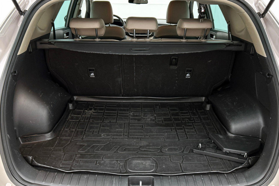 Hyundai Tucson 1.6 T-GDI Comfort(Goed onderH, Carplay, StoelV, Camera, Trekhaak, Navi, Elektrische stoelen, Parkeersensoren, Etc)
