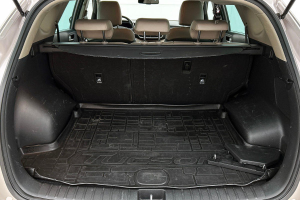 Hyundai Tucson 1.6 T-GDI Comfort(Goed onderH, Carplay, StoelV, Camera, Trekhaak, Navi, Elektrische stoelen, Parkeersensoren, Etc)