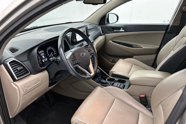 Hyundai Tucson 1.6 T-GDI Comfort(Goed onderH, Carplay, StoelV, Camera, Trekhaak, Navi, Elektrische stoelen, Parkeersensoren, Etc)