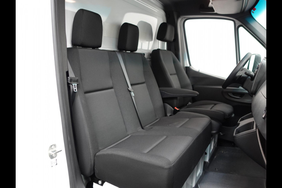 Mercedes-Benz Sprinter 315 150pk Automaat Bakwagen Meubelbak Laadklep Navigatie Airco Cruise Control Comfort stoelen