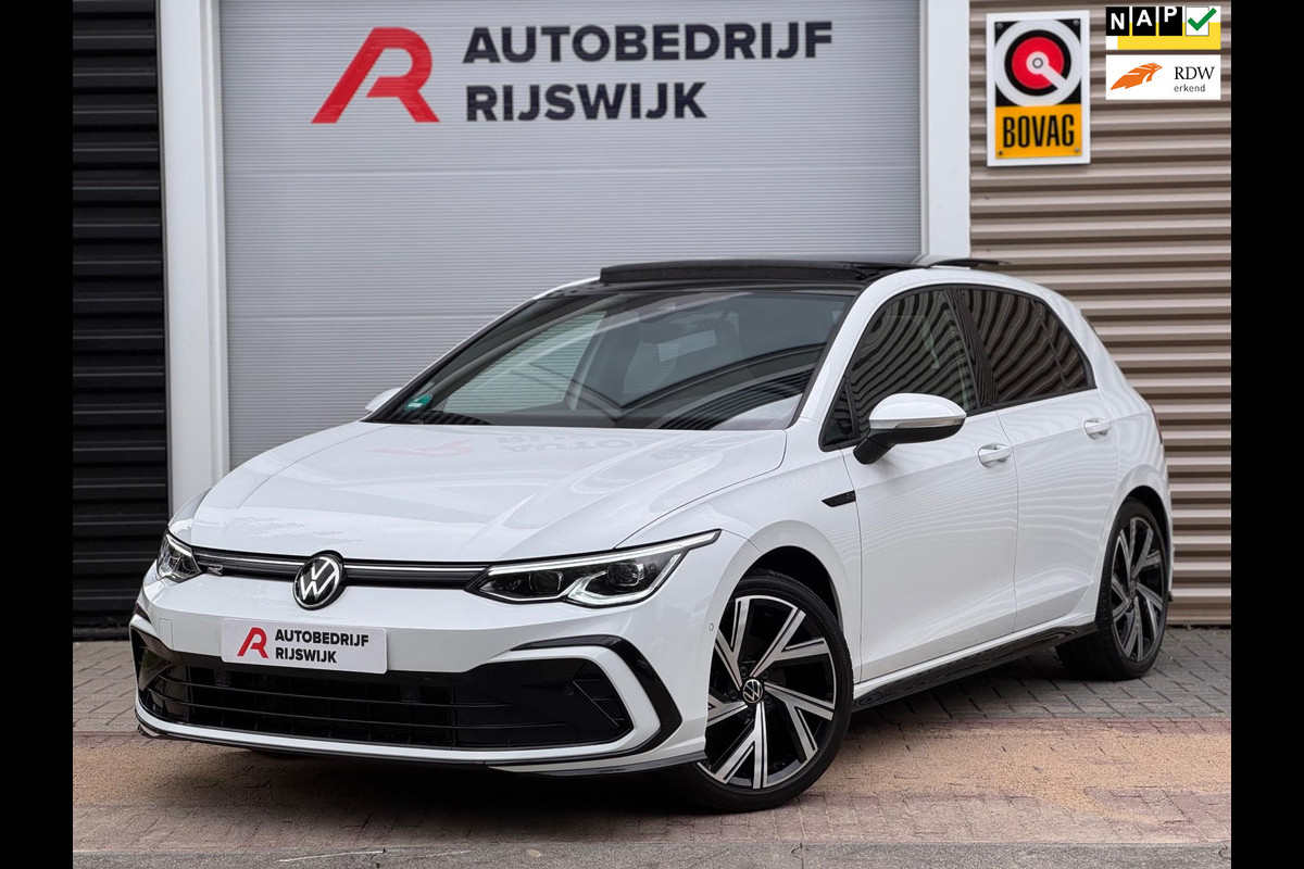 Volkswagen Golf 1.5 eTSI R-Line Pano/Matrix/Blindspot/Camera Volkswagen Golf 1.5 eTSI R-Line Pano/Matrix/Blindspot/Camera