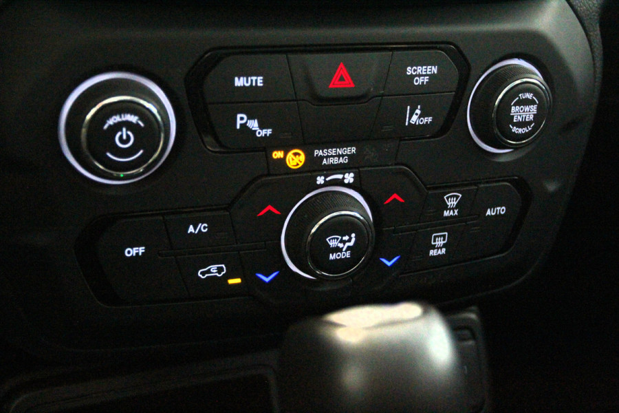 Jeep Renegade 1.5T e-Hybrid Limited | Apple/Android CarPlay | Parkeersensoren | Cruise control