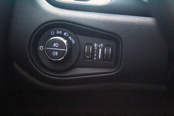 Jeep Renegade 1.5T e-Hybrid Limited | Apple/Android CarPlay | Parkeersensoren | Cruise control