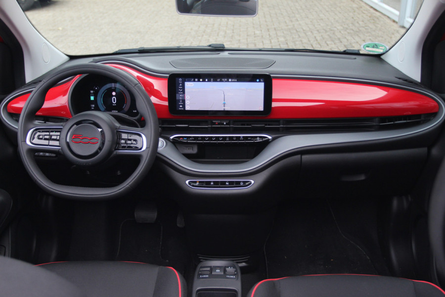 Fiat 500E RED 42 kWh Cabrio | Apple Carplay | Camera | Rijstrooksensor | Stoelverwarming voor