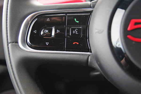Fiat 500E RED 42 kWh Cabrio | Apple Carplay | Camera | Rijstrooksensor | Stoelverwarming voor