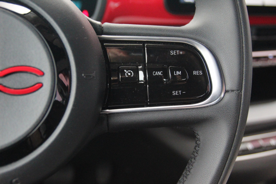 Fiat 500E RED 42 kWh Cabrio | Apple Carplay | Camera | Rijstrooksensor | Stoelverwarming voor