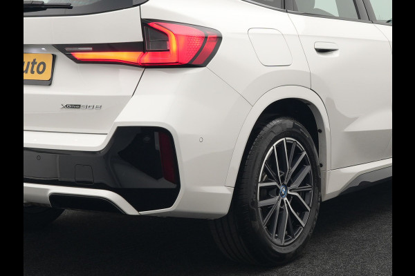 BMW X1 xDrive30e M-sport Plug in Hybrid 327pk PHEV | Adaptive Cruise | Head-up Display | 360 Camera | Carplay | Stoelen Verwarmd | Sfeerverlichting |