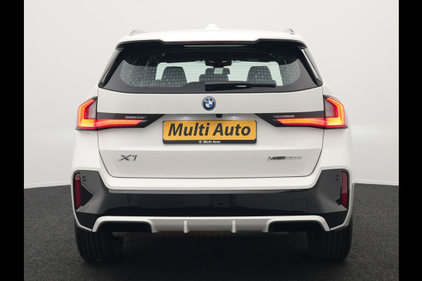 BMW X1 xDrive30e M-sport Plug in Hybrid 327pk PHEV | Adaptive Cruise | Head-up Display | 360 Camera | Carplay | Stoelen Verwarmd | Sfeerverlichting |