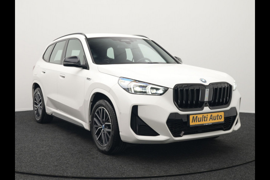 BMW X1 xDrive30e M-sport Plug in Hybrid 327pk PHEV | Adaptive Cruise | Head-up Display | 360 Camera | Carplay | Stoelen Verwarmd | Sfeerverlichting |